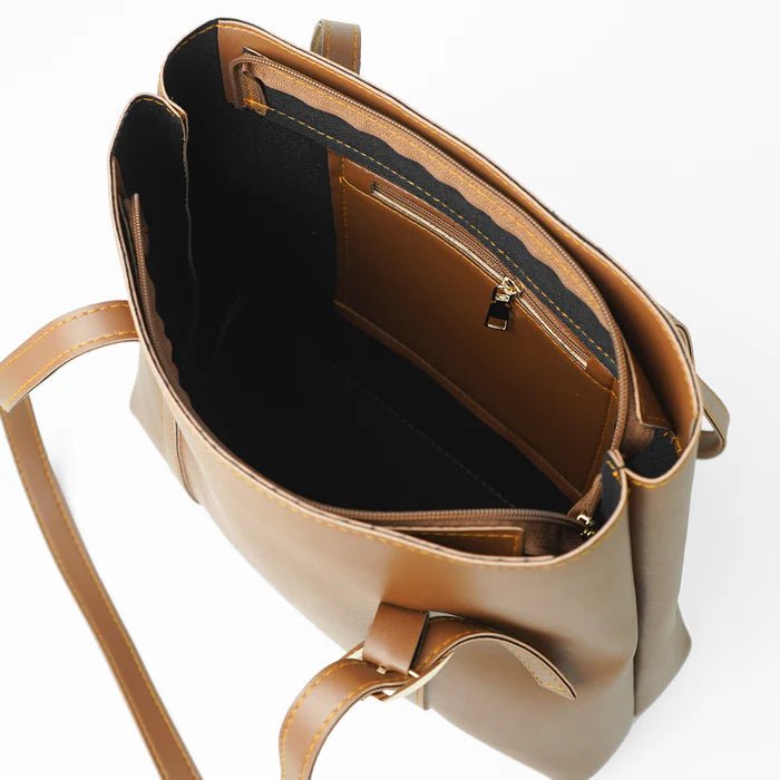 Leather-Ample Bag Brown